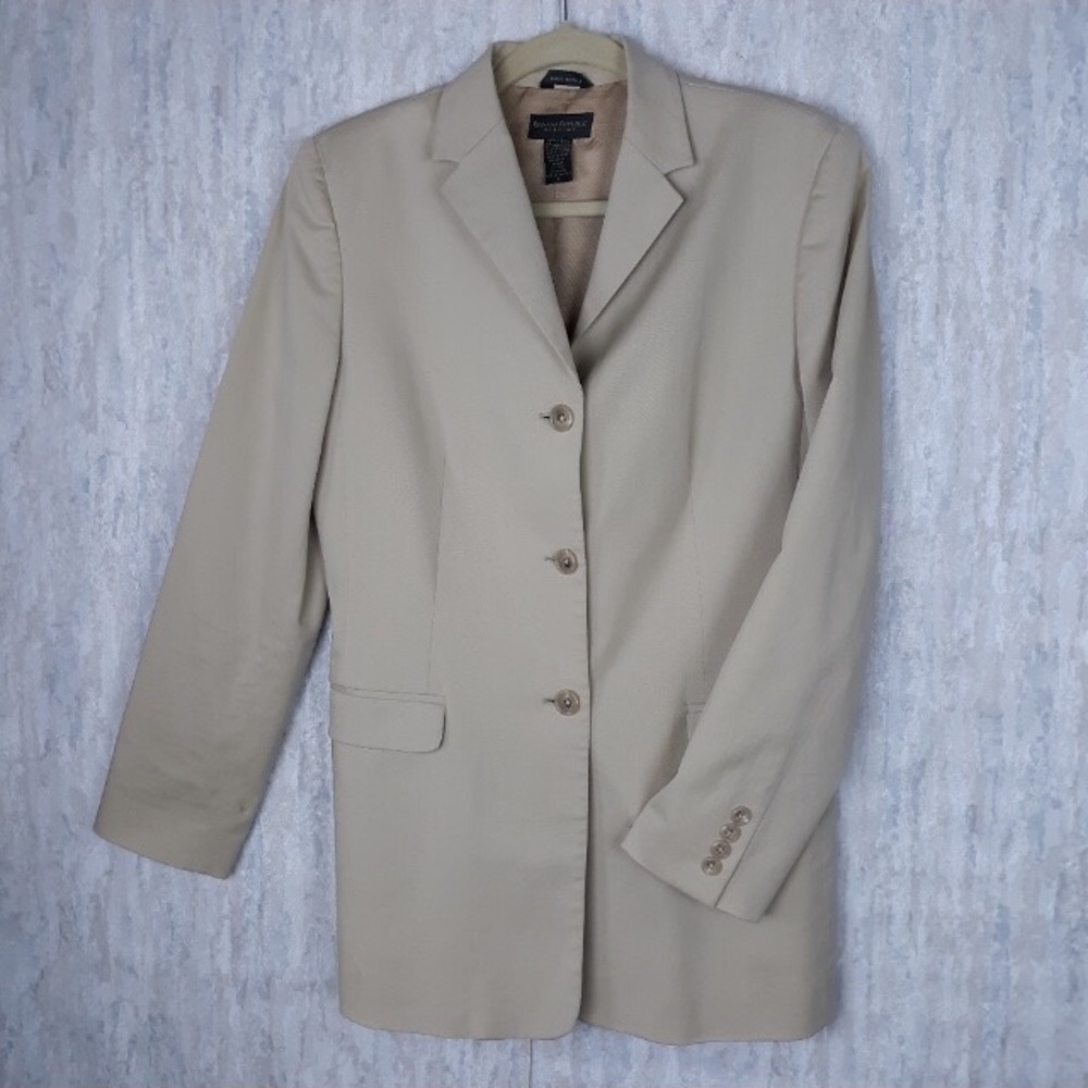 Banana republic blazer -like new! Tan/size 6